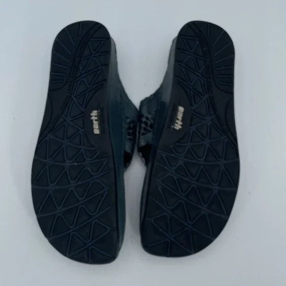 Earth Green Salsa Midnight Blue Women's Sandal Size 9.5M Perforated Leather - Picture 9 of 11